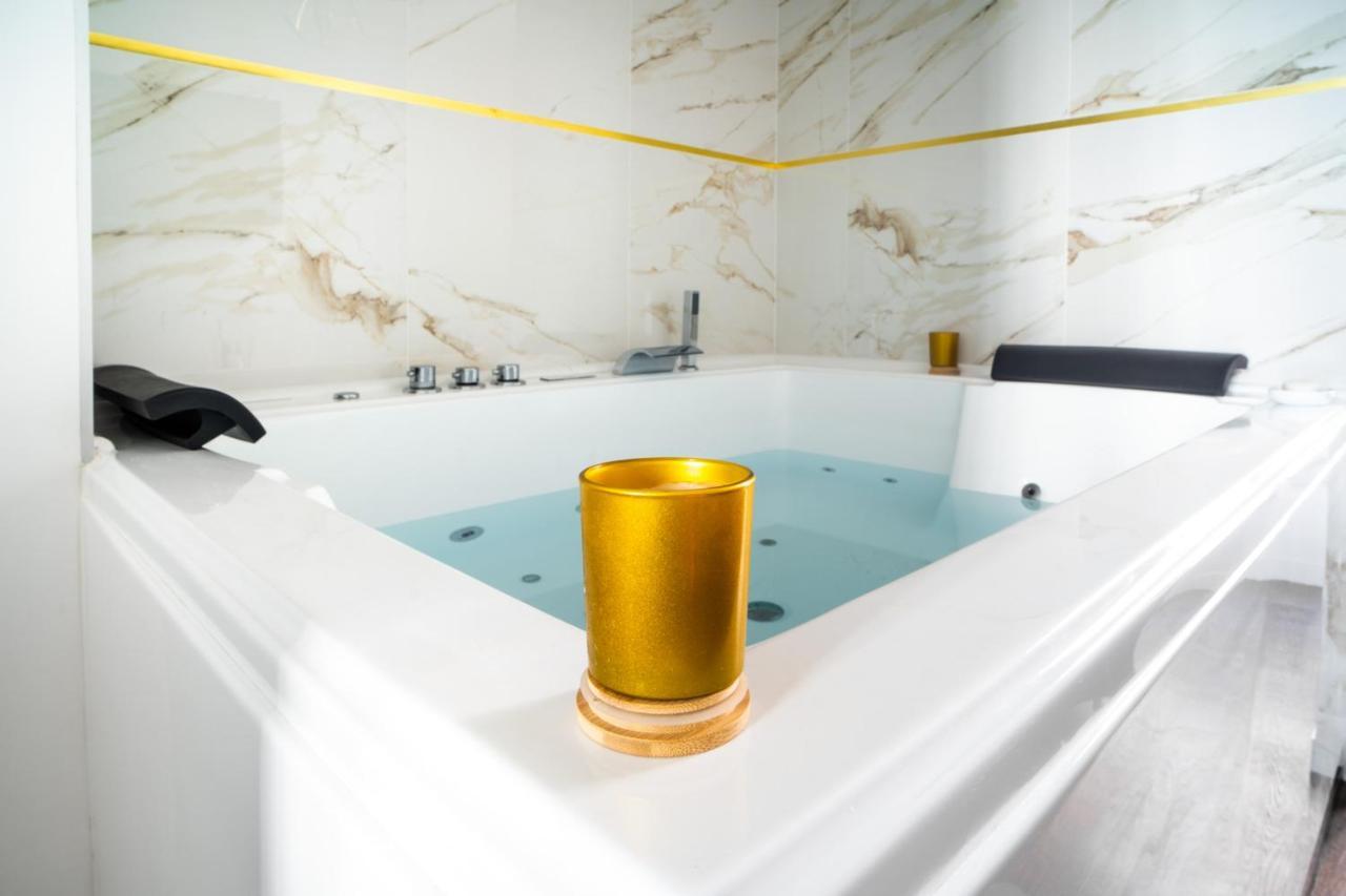 Suite L'Eclipse Paris, Logement Avec Jacuzzi, A 10 Minutes Des Champs Elysees Λεβαλουά Περέ Εξωτερικό φωτογραφία